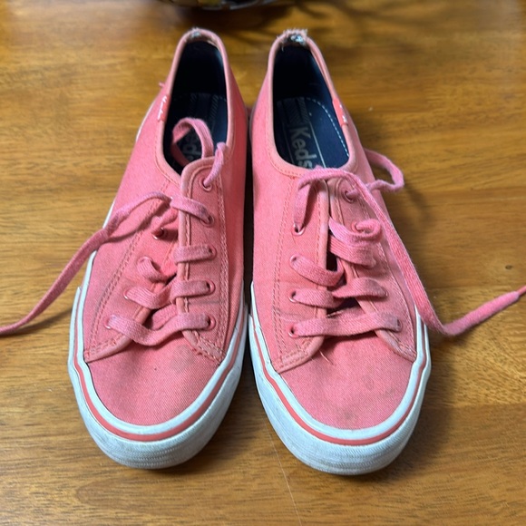 Keds size 6 women’s canvas lace up tennis shoes. Bisque, orange/pink blend. - Picture 1 of 5